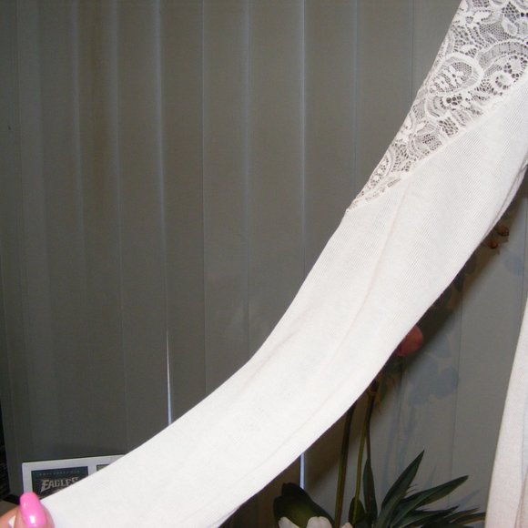 R2D Apparel Hi Low White Lace Top Size Small EUC - Picture 7 of 8